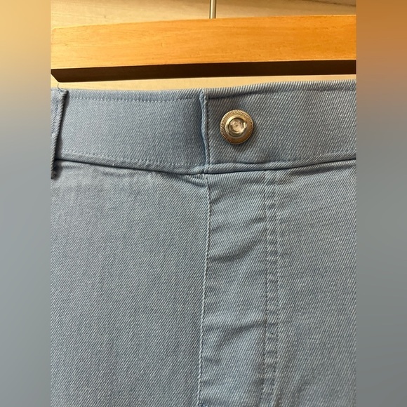 ⚫️ BOGO Thrill Light Blue Casual Shorts stretchy size 1x - Picture 2 of 7